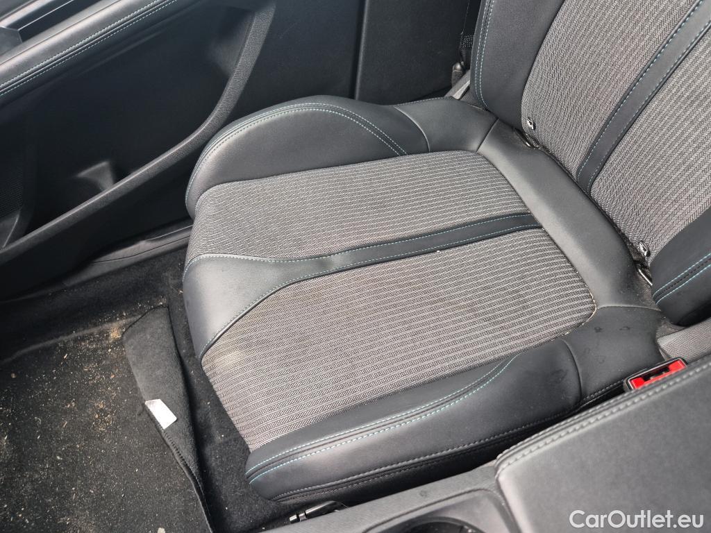  Peugeot  3008 PEUGEOT  / 2020 / 5P / todoterreno 1.5 BlueHDi 96kW (130CV) S&S Allure EAT8 #36