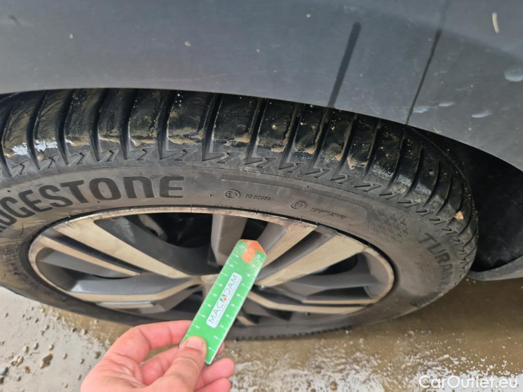  Peugeot  3008 PEUGEOT  / 2020 / 5P / todoterreno 1.5 BlueHDi 96kW (130CV) S&S Allure EAT8 #10