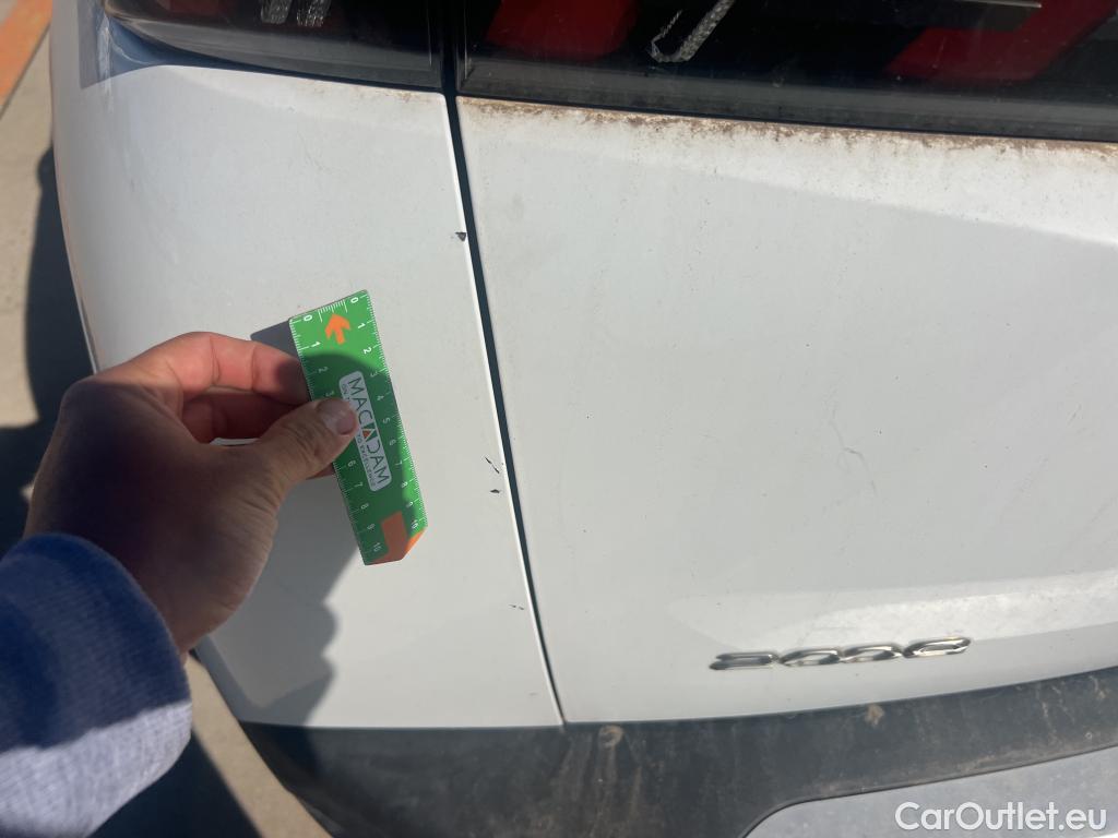  Peugeot  2008 PEUGEOT  / 2019 / 5P / todoterreno Active Puretech 100 S&S BVM6 #33