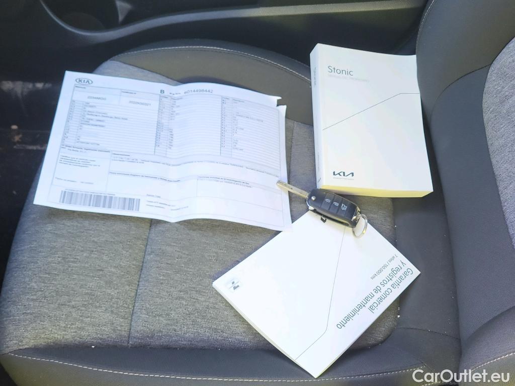  KIA  STONIC KIA  / 2017 / 5P / todoterreno 1.2 DPi 62kW (84CV) Concept  #1