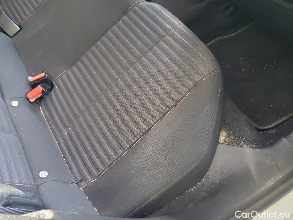  Peugeot  208 PEUGEOT  / 2019 / 5P / berlina con portón BlueHDi 73kW (100CV) Active Pack (AC) #20