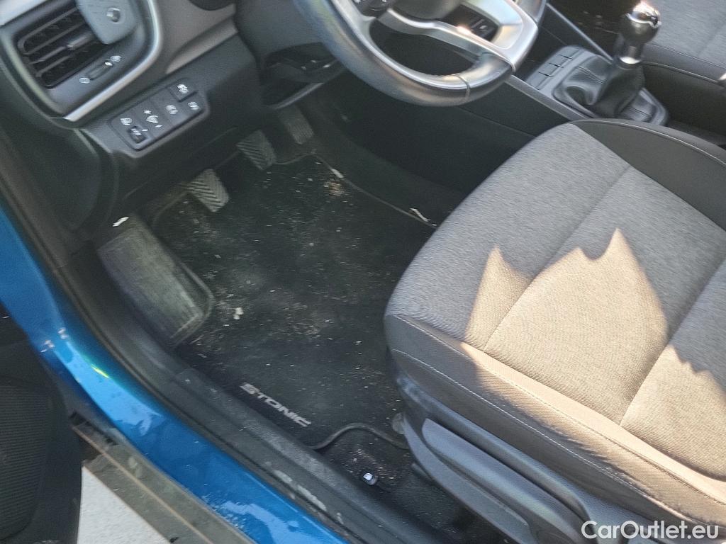  KIA  STONIC KIA  / 2017 / 5P / todoterreno 1.2 DPi 62kW (84CV) Concept  #25