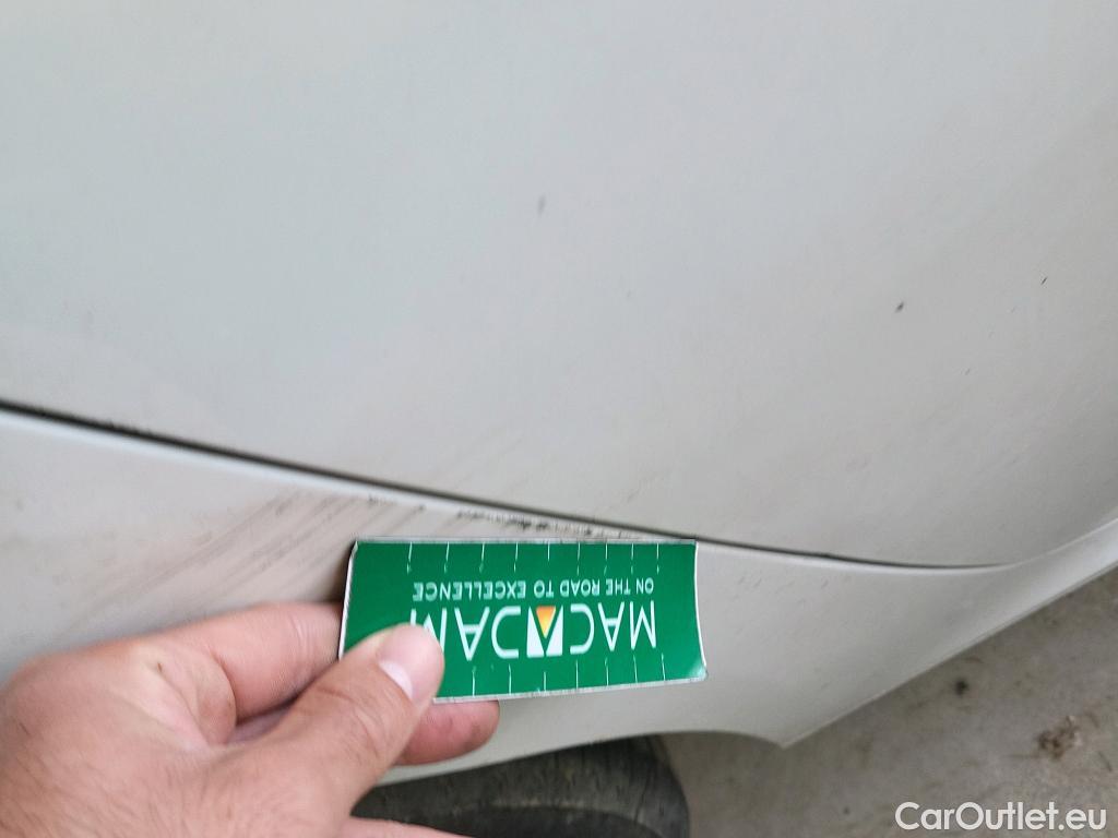  Peugeot  208 PEUGEOT  / 2019 / 5P / berlina con portón BlueHDi 73kW (100CV) Active Pack (AC) #10