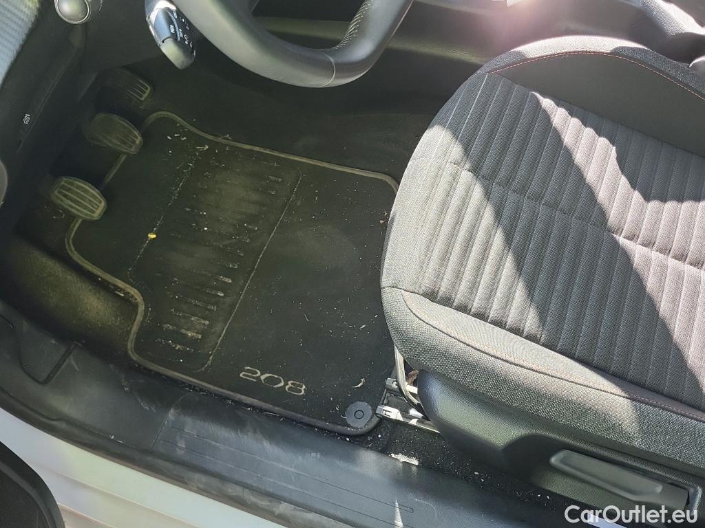  Peugeot  208 PEUGEOT  / 2019 / 5P / berlina con portón BlueHDi 73kW (100CV) Active Pack (AC) #18