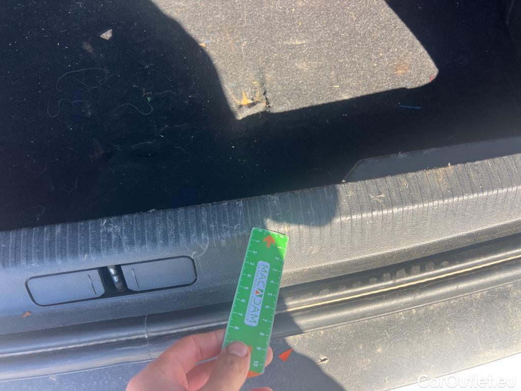  Peugeot  2008 PEUGEOT  / 2019 / 5P / todoterreno Active Puretech 100 S&S BVM6 #18