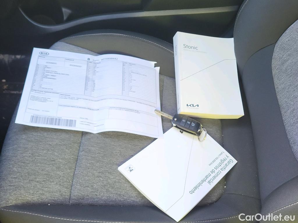  KIA  STONIC KIA  / 2017 / 5P / todoterreno 1.2 DPi 62kW (84CV) Concept  #2