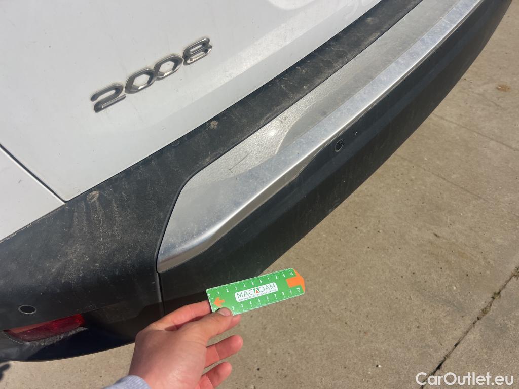  Peugeot  2008 PEUGEOT  / 2019 / 5P / todoterreno Active Puretech 100 S&S BVM6 #31