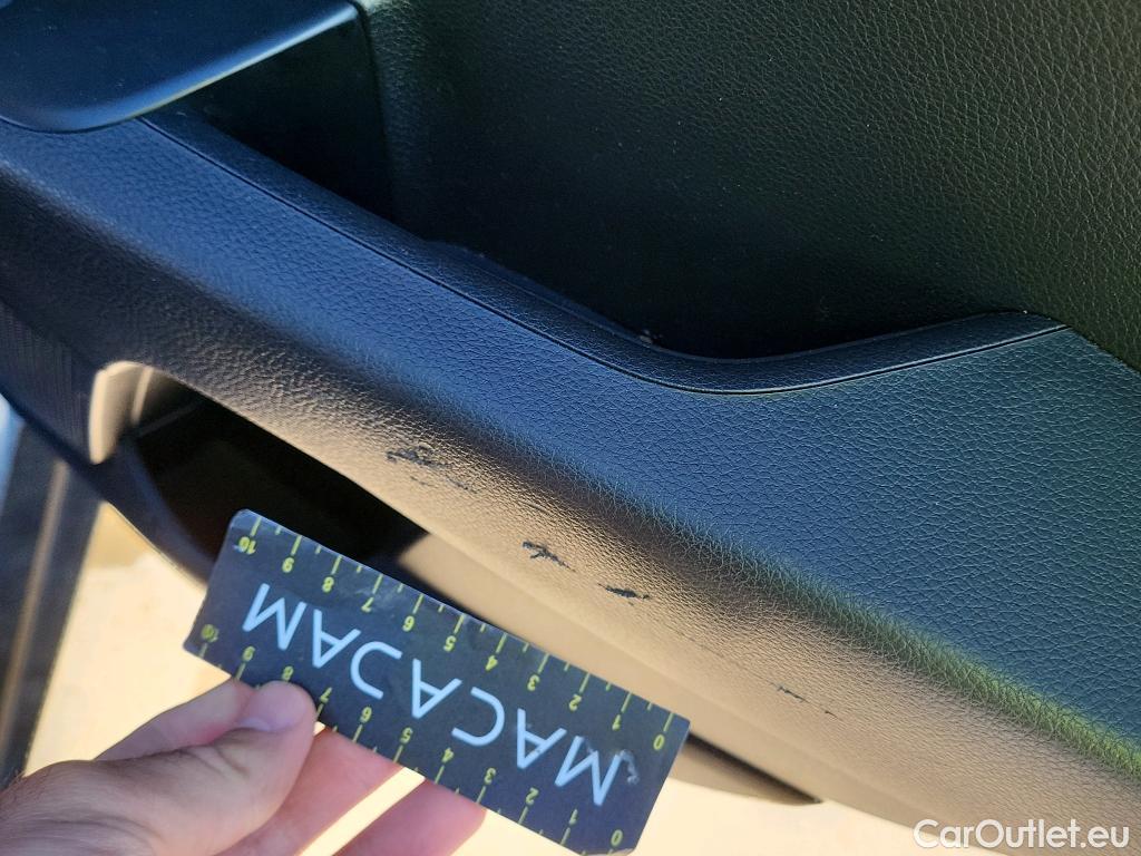  KIA  STONIC KIA  / 2017 / 5P / todoterreno 1.2 DPi 62kW (84CV) Concept  #8