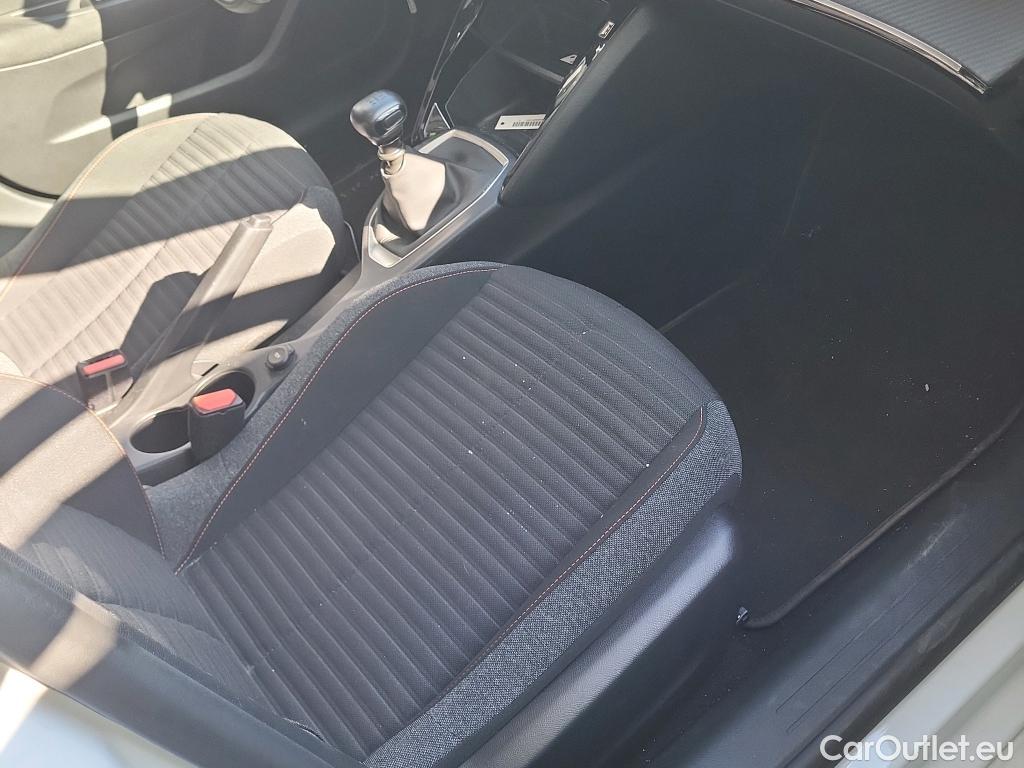  Peugeot  208 PEUGEOT  / 2019 / 5P / berlina con portón BlueHDi 73kW (100CV) Active Pack (AC) #17