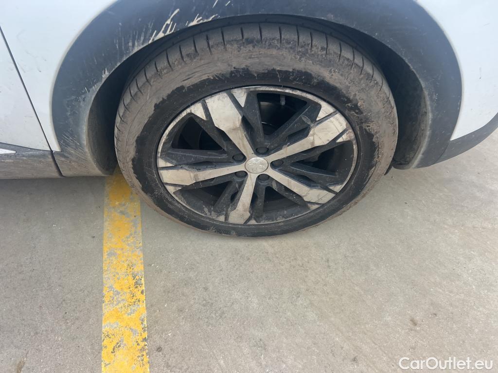  Peugeot  3008 PEUGEOT  / 2016 / 5P / todoterreno 1.5 BlueHDi 96kW (130CV) S&S Allure EAT8 #16