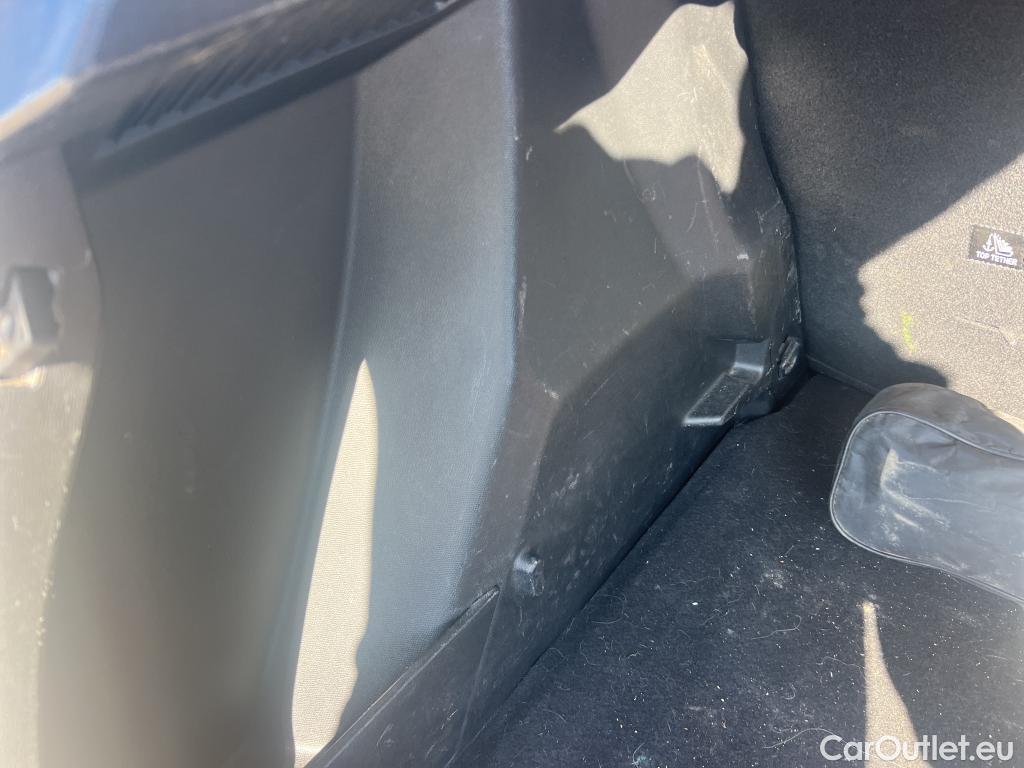  Peugeot  2008 PEUGEOT  / 2019 / 5P / todoterreno Active Puretech 100 S&S BVM6 #13