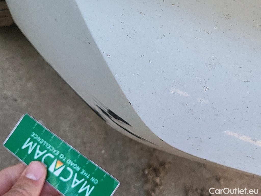  Peugeot  208 PEUGEOT  / 2019 / 5P / berlina con portón BlueHDi 73kW (100CV) Active Pack (AC) #12