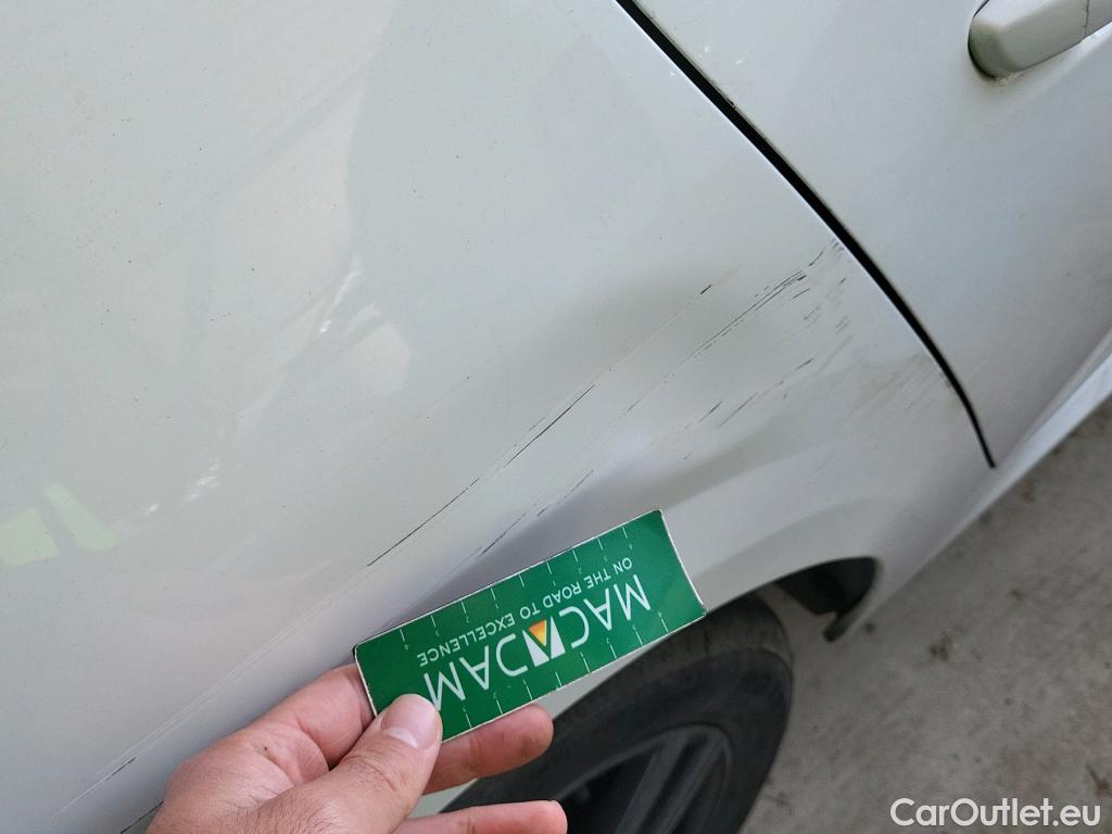  Peugeot  208 PEUGEOT  / 2019 / 5P / berlina con portón BlueHDi 73kW (100CV) Active Pack (AC) #2