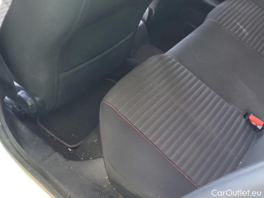  Peugeot  208 PEUGEOT  / 2019 / 5P / berlina con portón BlueHDi 73kW (100CV) Active Pack (AC) #19