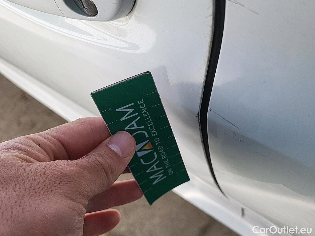  Peugeot  208 PEUGEOT  / 2019 / 5P / berlina con portón BlueHDi 73kW (100CV) Active Pack (AC) #23