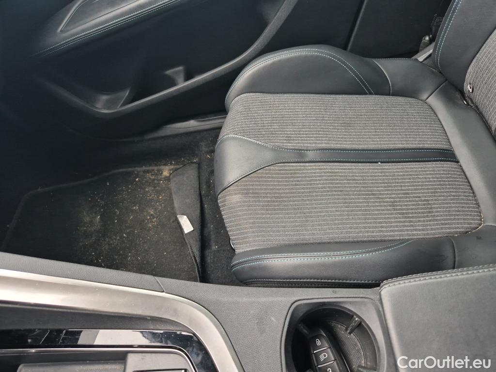  Peugeot  3008 PEUGEOT  / 2020 / 5P / todoterreno 1.5 BlueHDi 96kW (130CV) S&S Allure EAT8 #37