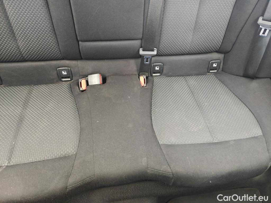  Bmw  Serie 1 BMW  / 2019 / 5P / berlina con portón 118i #17