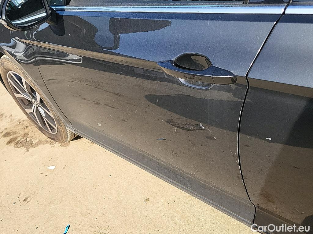  Volkswagen  Passat VOLKSWAGEN  / 2019 / 5P / familiar Variant Executive 2.0 TDI 110kW DSG #3