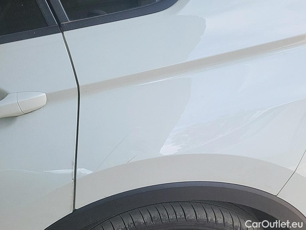  Volkswagen  Tiguan VOLKSWAGEN  / 2020 / 5P / todoterreno Life 1.5 TSI 110kW (150CV) DSG #15