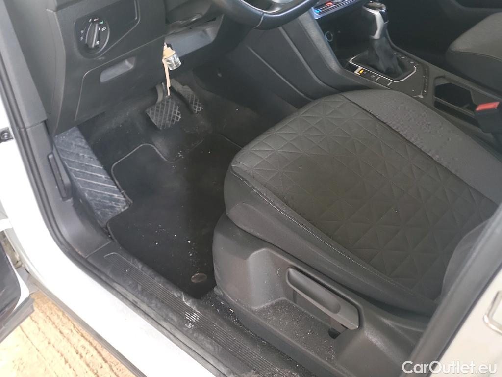  Volkswagen  Tiguan VOLKSWAGEN  / 2020 / 5P / todoterreno Life 1.5 TSI 110kW (150CV) DSG #13