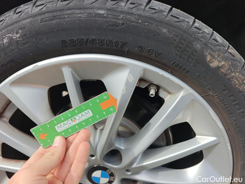  Bmw  Serie 1 BMW  / 2019 / 5P / berlina con portón 118i #6