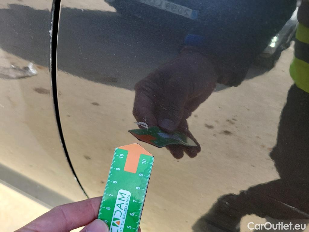  Volkswagen  Passat VOLKSWAGEN  / 2019 / 5P / familiar Variant Executive 2.0 TDI 110kW DSG #28