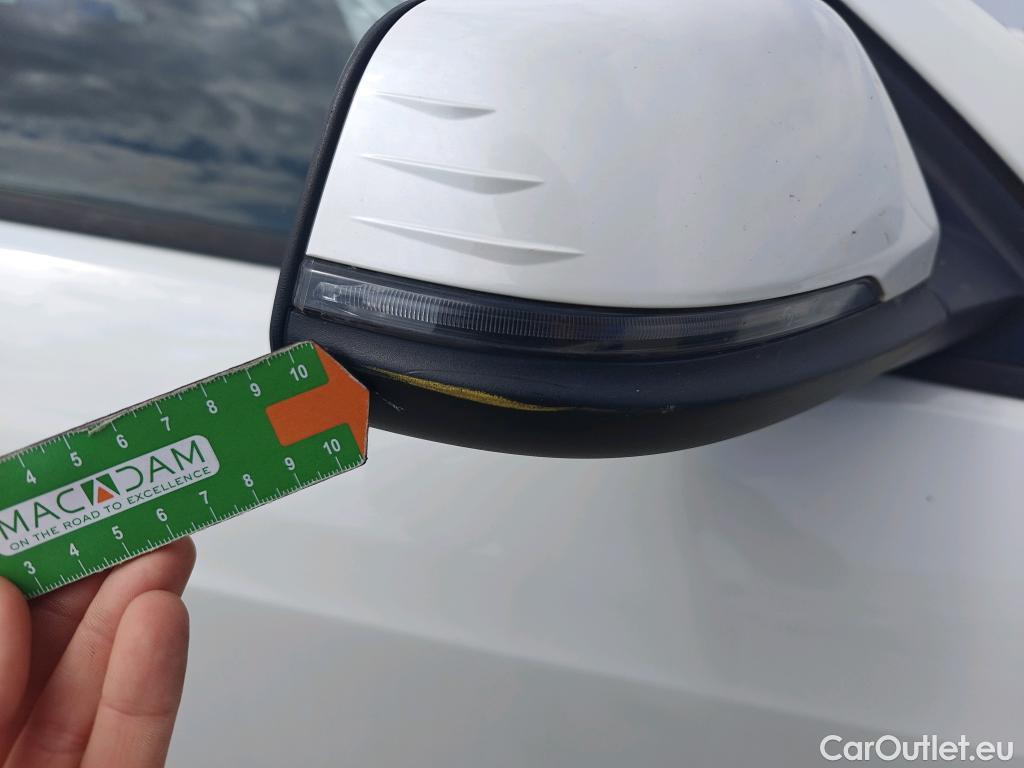  Bmw  Serie 1 BMW  / 2019 / 5P / berlina con portón 118i #24