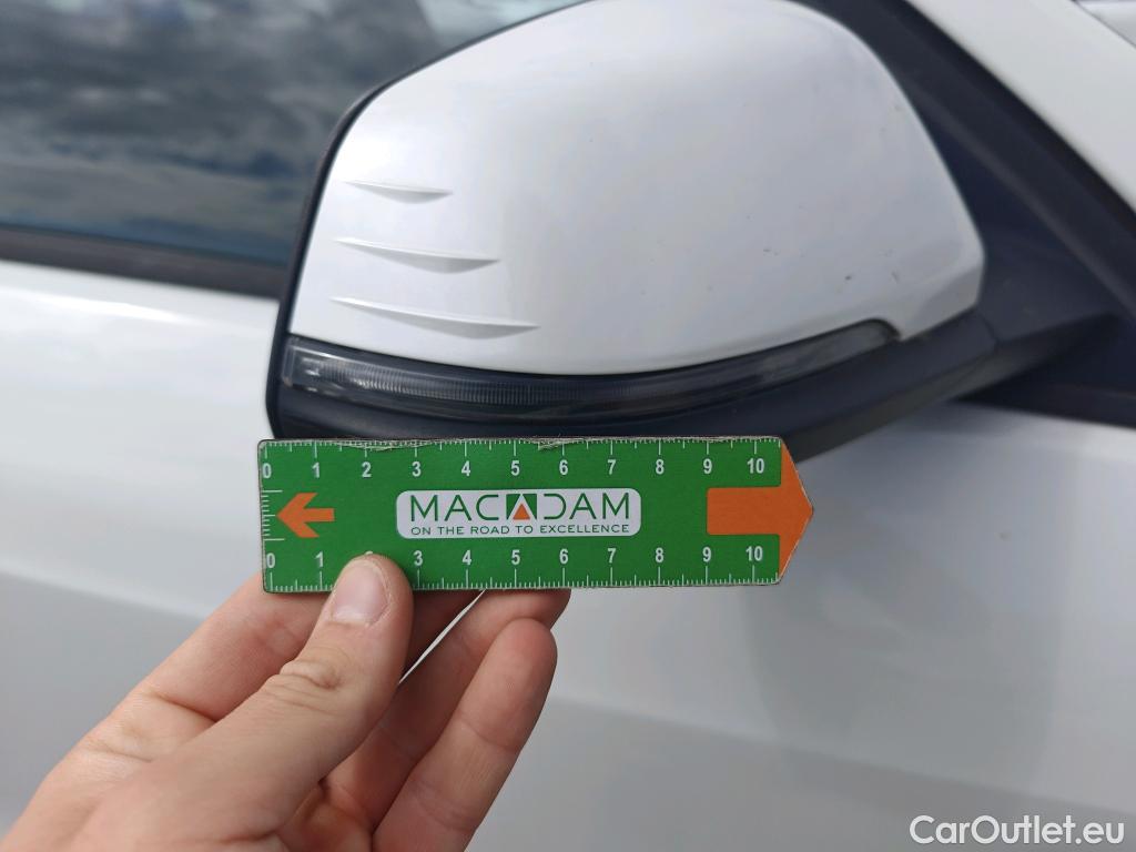  Bmw  Serie 1 BMW  / 2019 / 5P / berlina con portón 118i #25