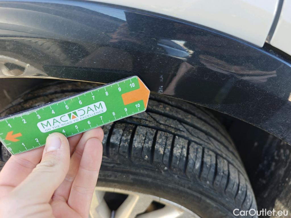  Audi  Q2 AUDI  / 2016 / 5P / todoterreno Design 30 TFSI 85kW (116CV) (AC) #37