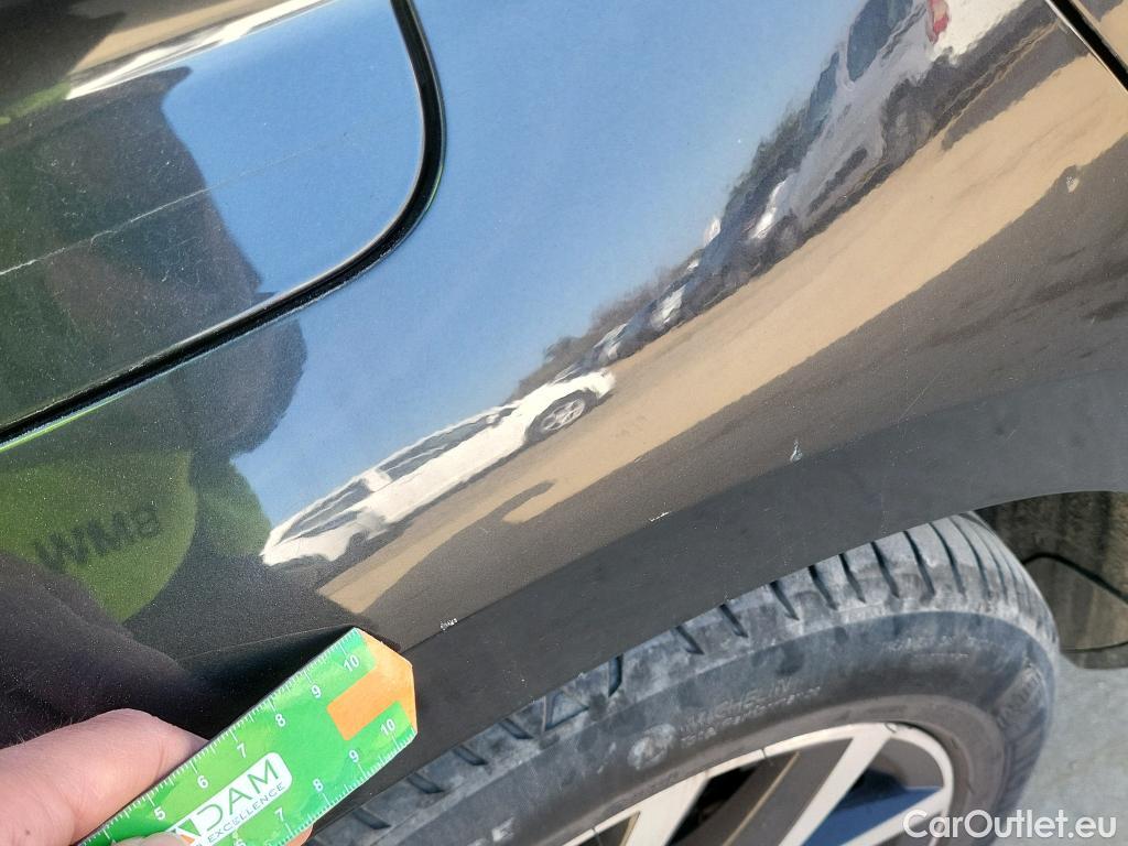  Volkswagen  Passat VOLKSWAGEN  / 2019 / 5P / familiar Variant Executive 2.0 TDI 110kW DSG #32