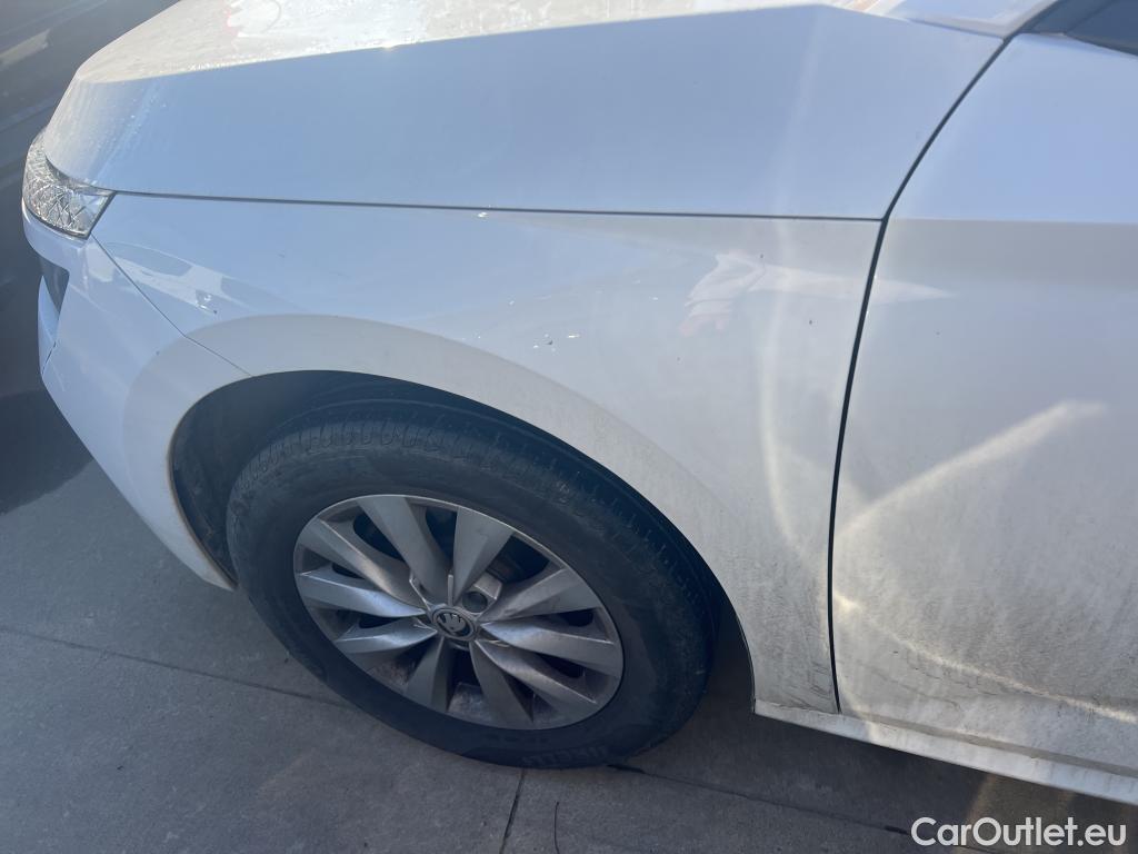  Skoda  KAMIQ SKODA  1.0 TSI 81kW (110CV) DSG Ambition (CX) #9