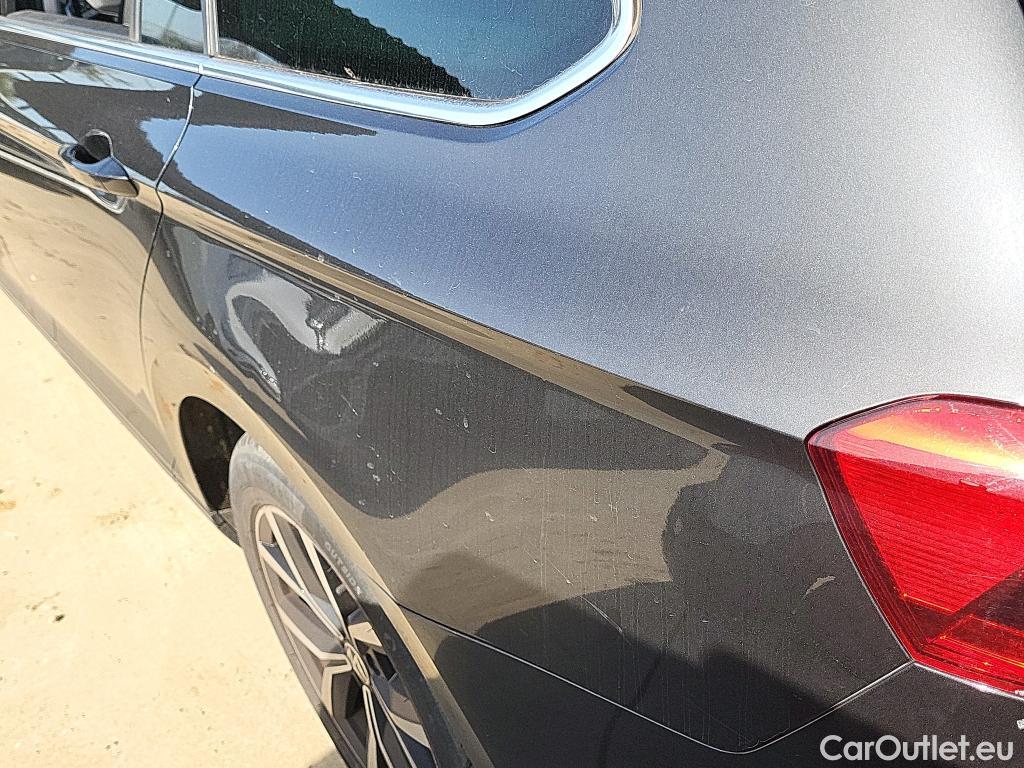  Volkswagen  Passat VOLKSWAGEN  / 2019 / 5P / familiar Variant Executive 2.0 TDI 110kW DSG #29