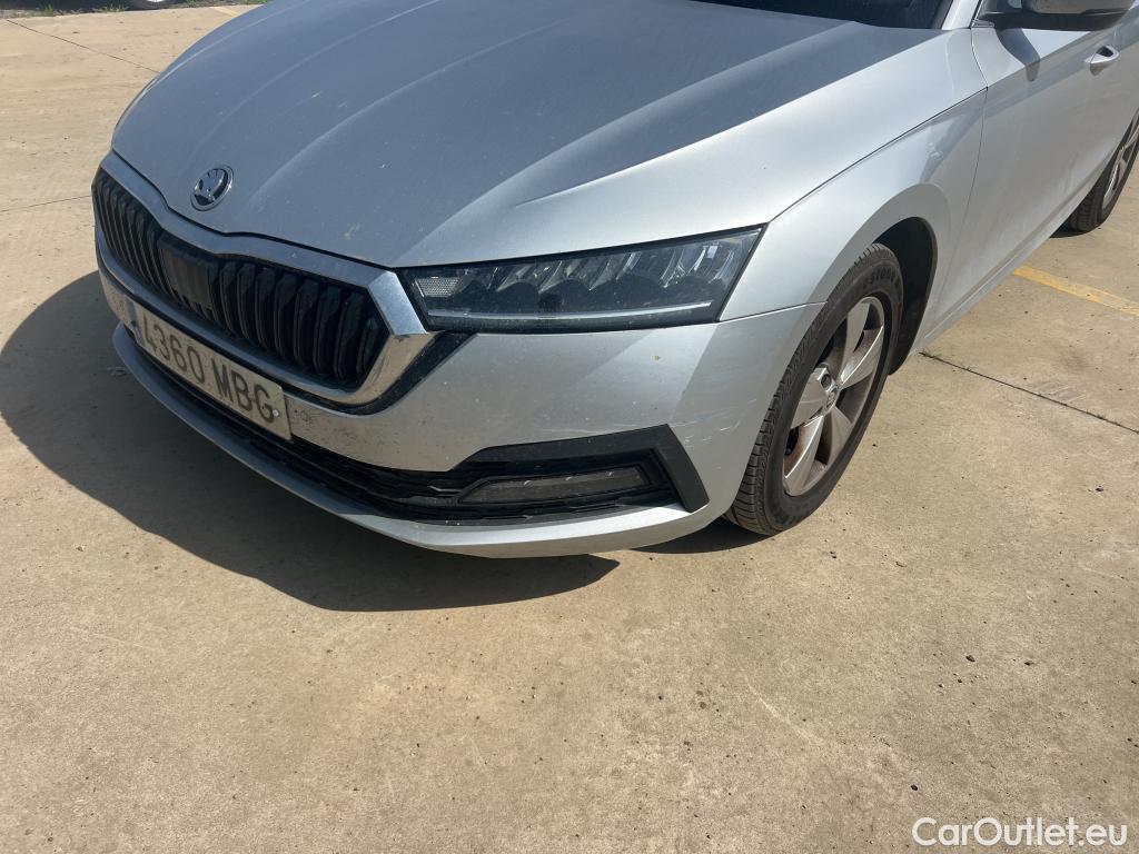  Skoda  Octavia SKODA  / 2020 / 5P / berlina con portón 2.0 TDI 85kW (115 CV) Manual Ambition #15