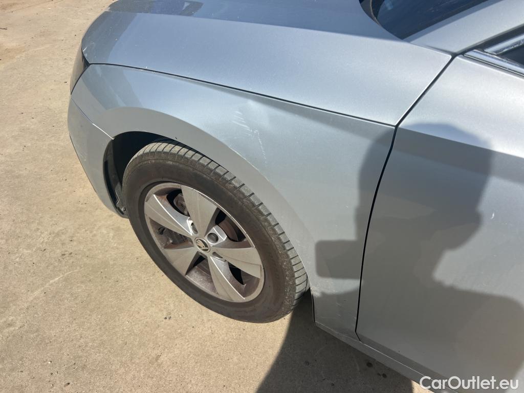  Skoda  Octavia SKODA  / 2020 / 5P / berlina con portón 2.0 TDI 85kW (115 CV) Manual Ambition #3