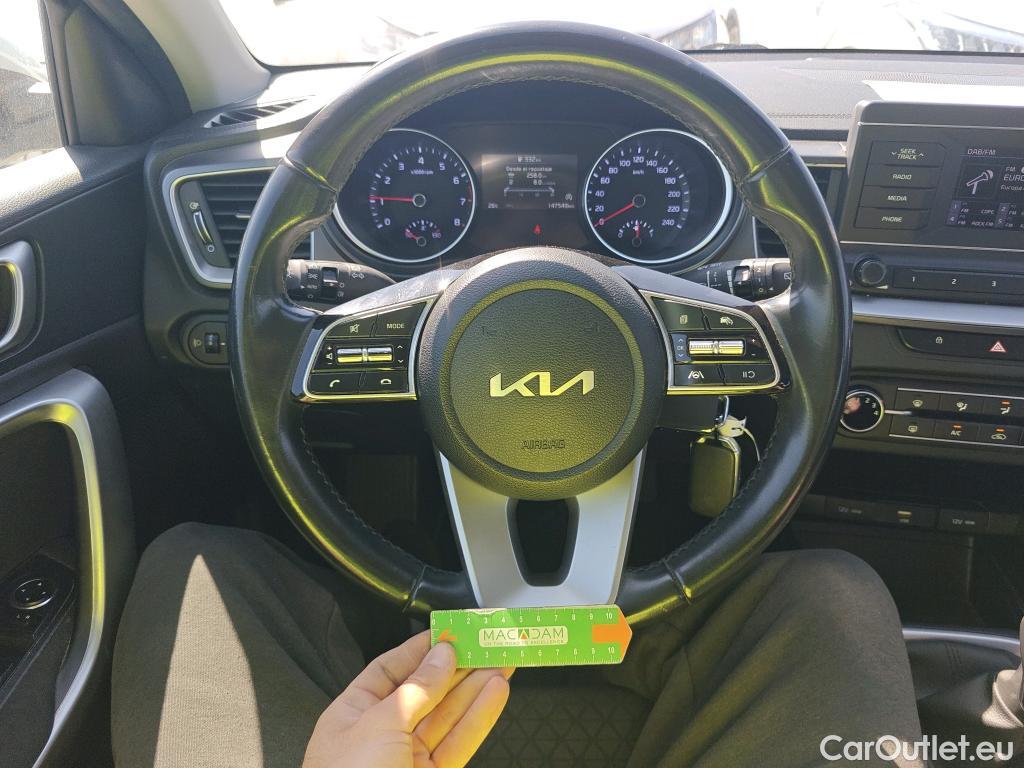  KIA  Cee'd KIA Ceed Tourer / 2018 / 5P / familiar Tourer 1.0 T-GDi 88kW (120CV) Concept #12