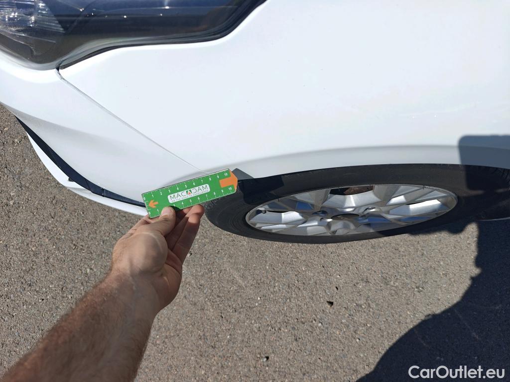  KIA  Cee'd KIA Ceed Tourer / 2018 / 5P / familiar Tourer 1.0 T-GDi 88kW (120CV) Concept #24