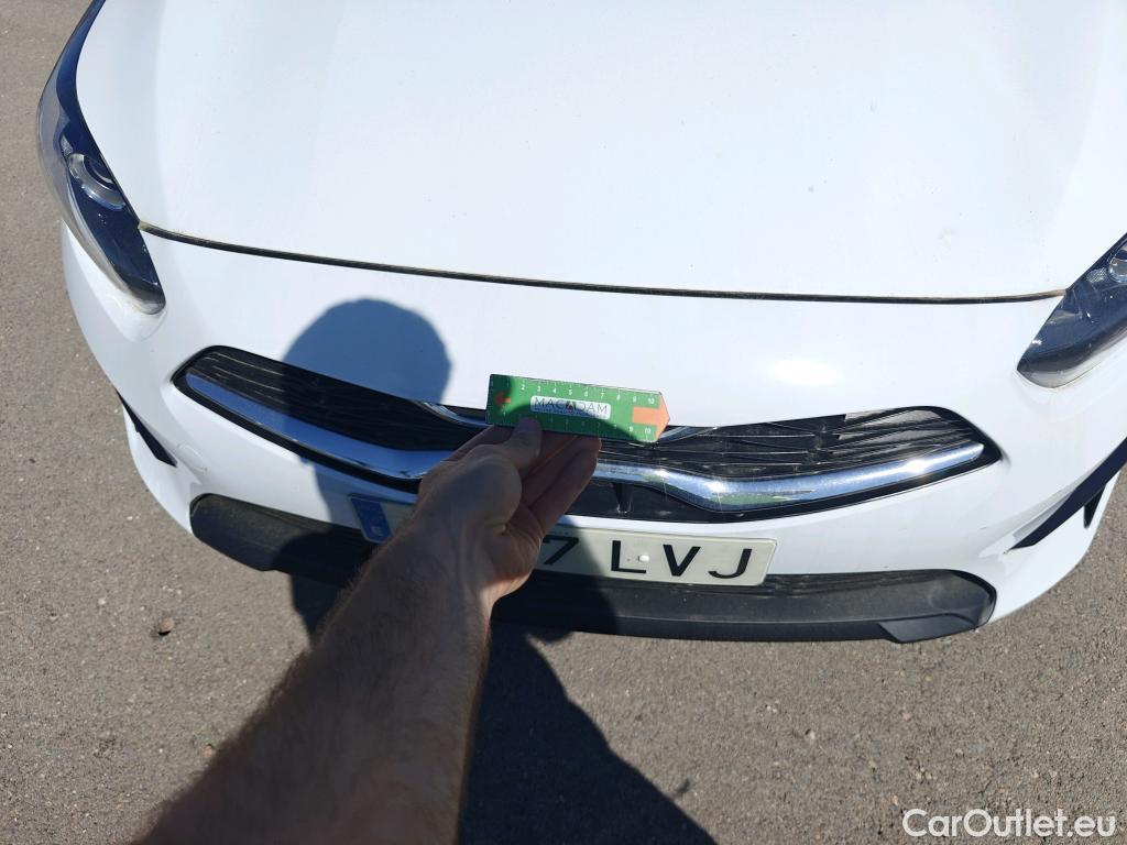  KIA  Cee'd KIA Ceed Tourer / 2018 / 5P / familiar Tourer 1.0 T-GDi 88kW (120CV) Concept #16