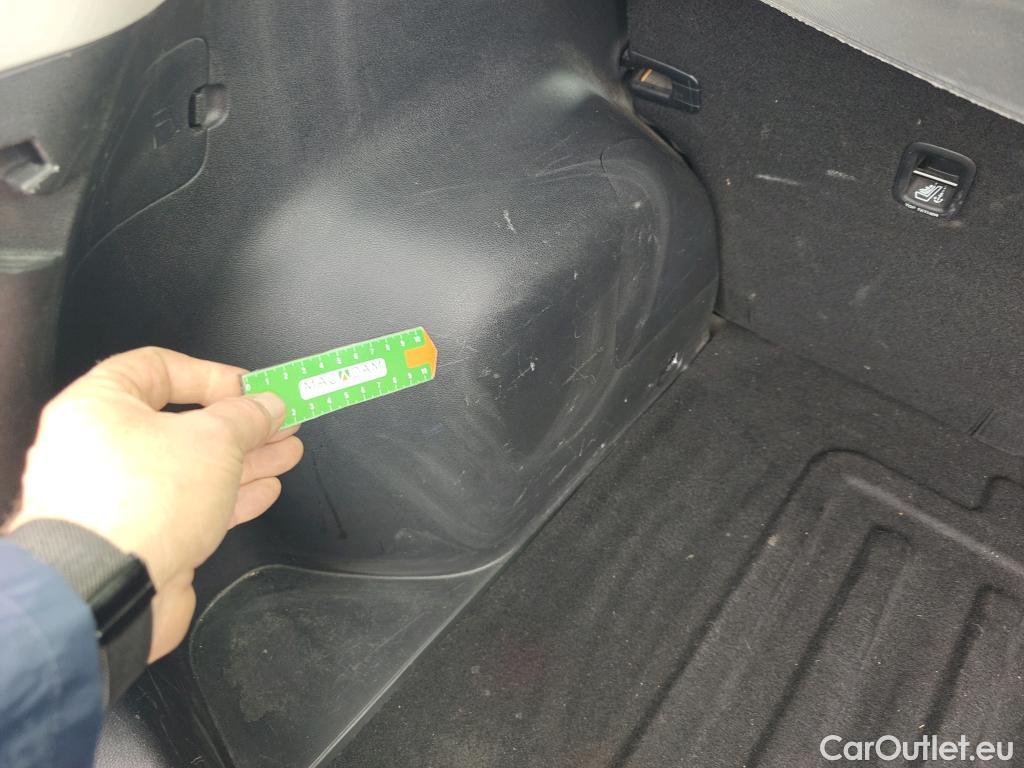  KIA  Niro KIA  / 2019 / 5P / crossover 1.6 GDi HEV 104kW (141CV) Drive #20