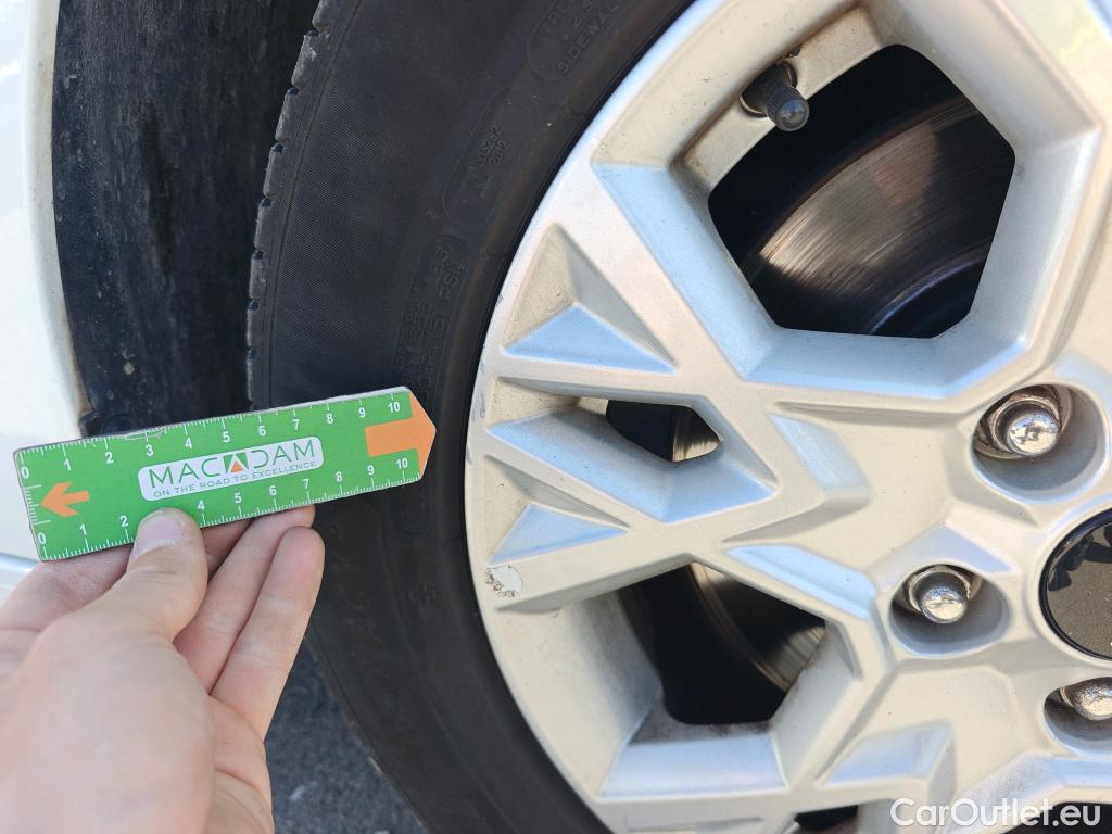  KIA  Cee'd KIA Ceed Tourer / 2018 / 5P / familiar Tourer 1.0 T-GDi 88kW (120CV) Concept #36