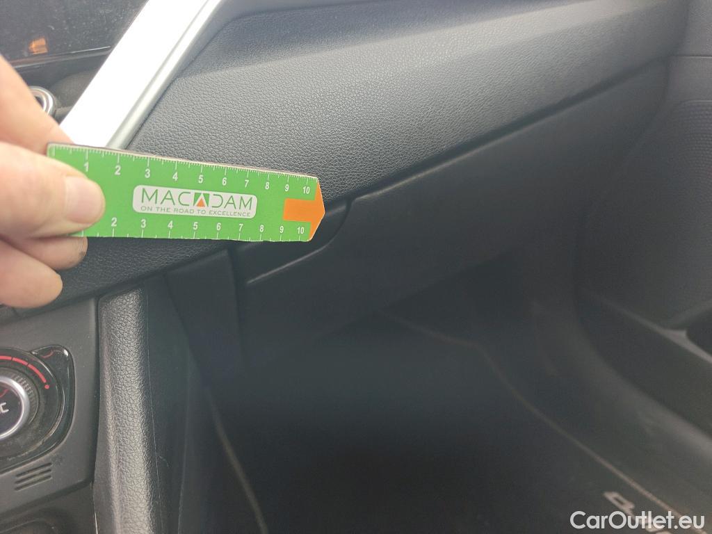  KIA  Niro KIA  / 2019 / 5P / crossover 1.6 GDi HEV 104kW (141CV) Drive #16