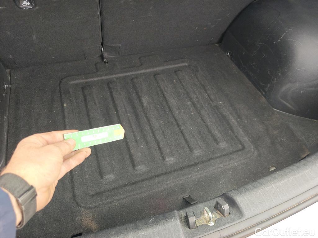  KIA  Niro KIA  / 2019 / 5P / crossover 1.6 GDi HEV 104kW (141CV) Drive #8