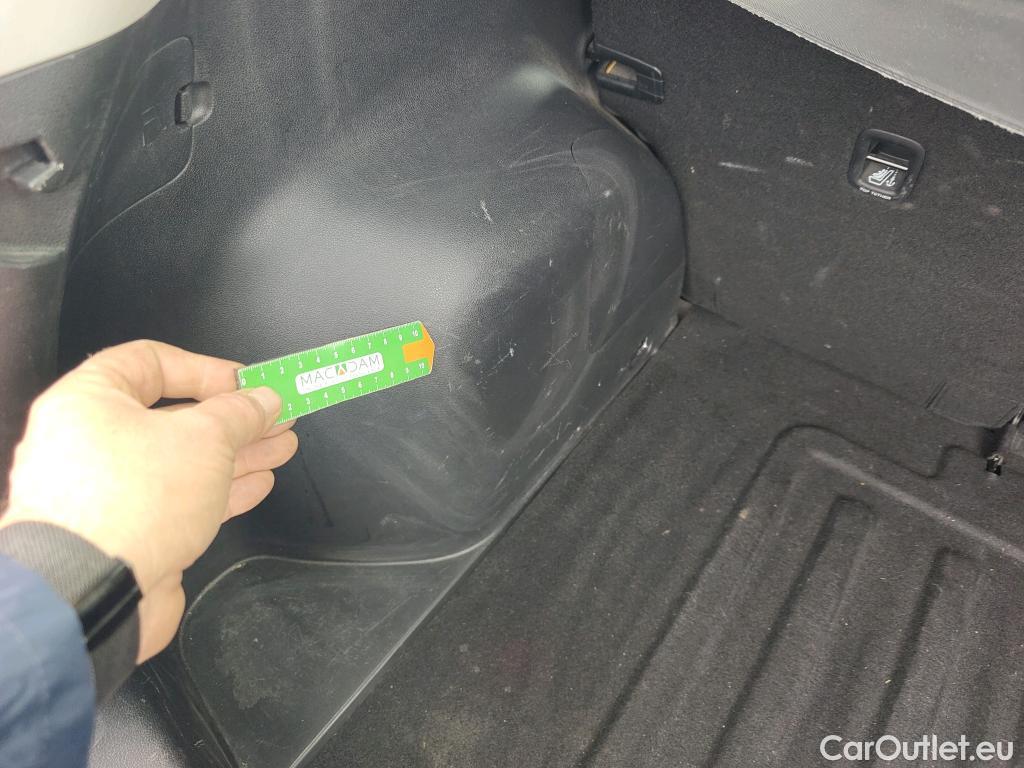  KIA  Niro KIA  / 2019 / 5P / crossover 1.6 GDi HEV 104kW (141CV) Drive #21