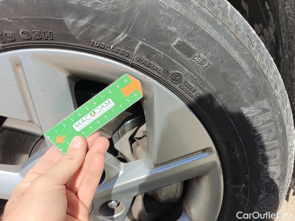  Hyundai  Konna HYUNDAI Kona / 2023 / 5P / todoterreno 1.6 GDI HEV Maxx DCT #30