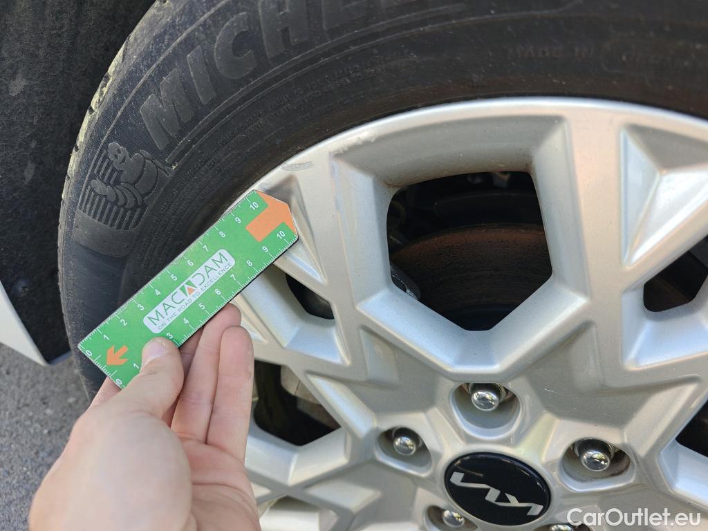  KIA  Cee'd KIA Ceed Tourer / 2018 / 5P / familiar Tourer 1.0 T-GDi 88kW (120CV) Concept #30