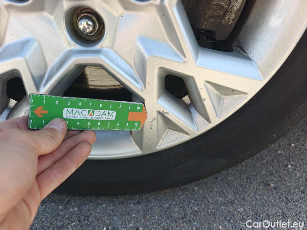  KIA  Cee'd KIA Ceed Tourer / 2018 / 5P / familiar Tourer 1.0 T-GDi 88kW (120CV) Concept #35