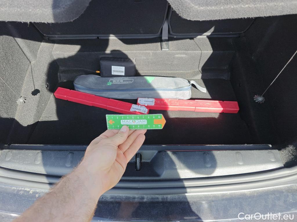  Mini  Cooper MINI MINI / 2014 / 5P / berlina con portón ONE 5 PUERTAS #48