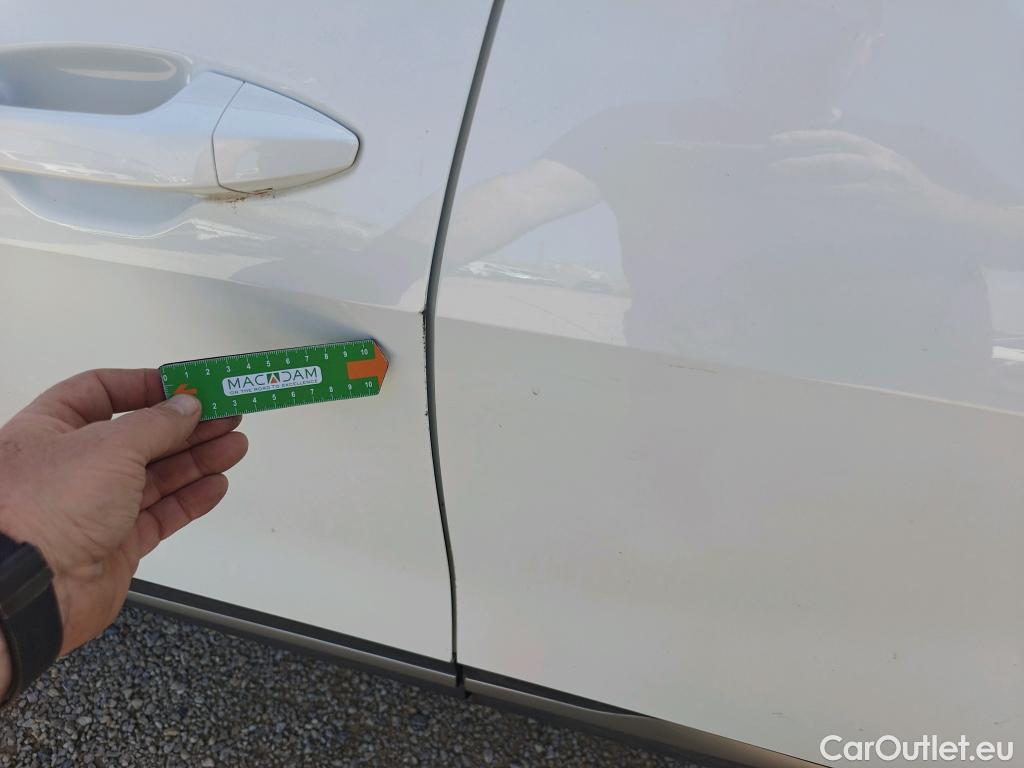  KIA  Sportage KIA  / 2022 / 5P / todoterreno 1.6 T-GDi MHEV 112kW (150CV) Drive 4X2 #4