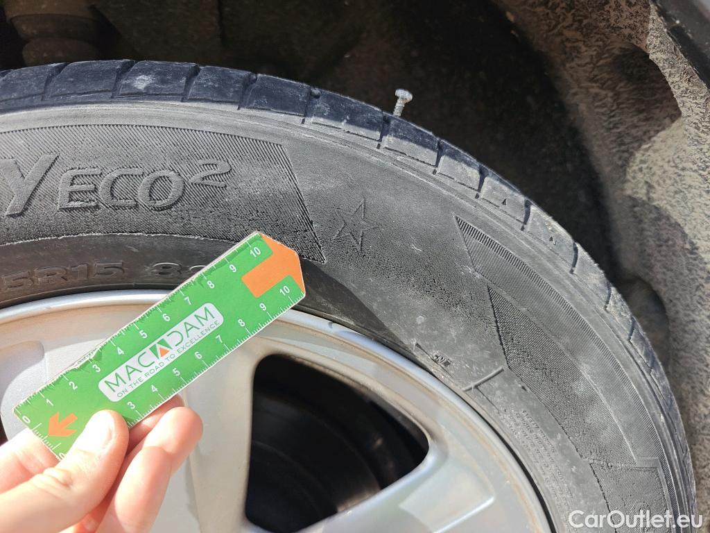  Mini  Cooper MINI MINI / 2014 / 5P / berlina con portón ONE 5 PUERTAS #52