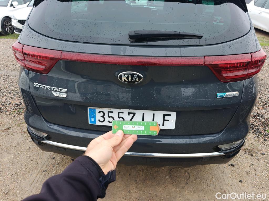  KIA  Sportage KIA  1.6MHEV Drive 100kW(136CV) 4x2(Crist Tintados) #11