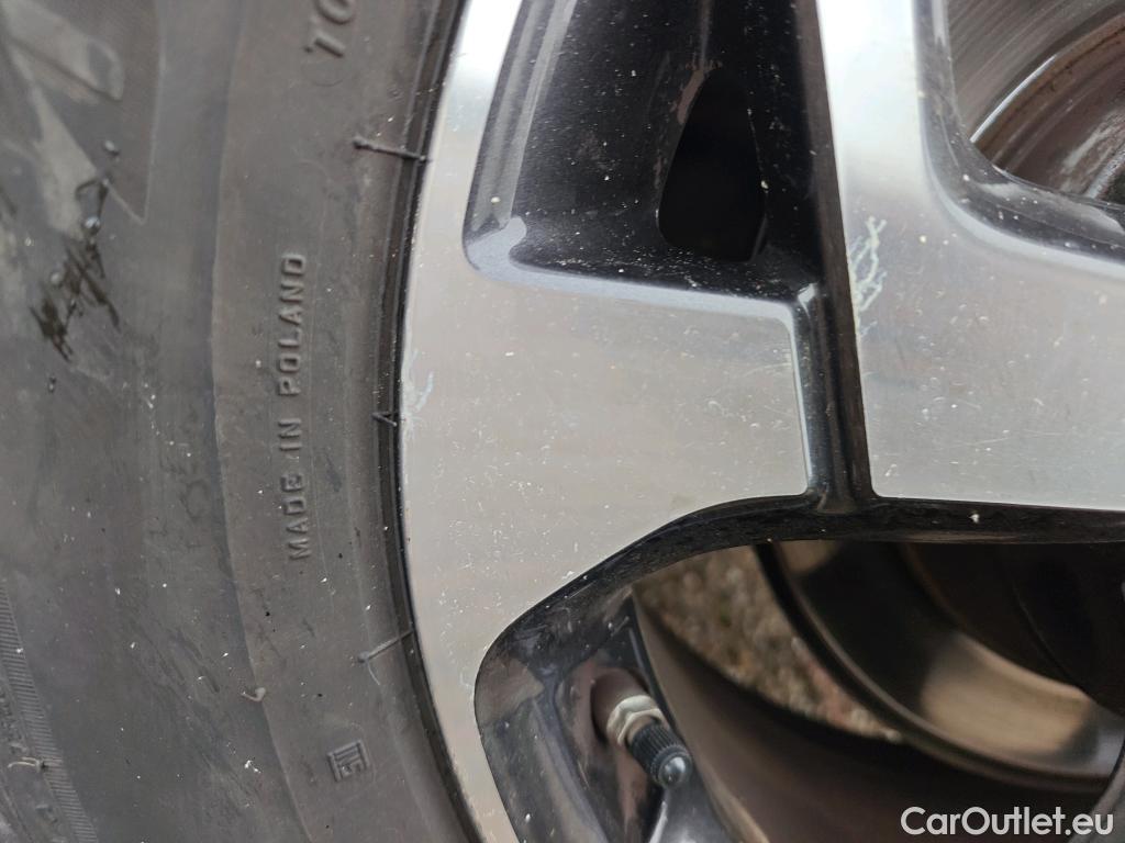  KIA  Sportage KIA  1.6MHEV Drive 100kW(136CV) 4x2(Crist Tintados) #97